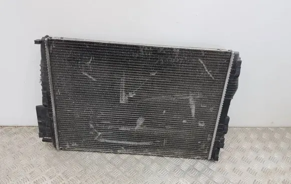Renault Megane II Coolant radiator 8200325007 8200325007R
