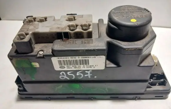 Mercedes-Benz E W210 Central locking vacuum pump 
