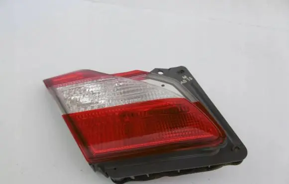 Infiniti M30 Rear/tail lights