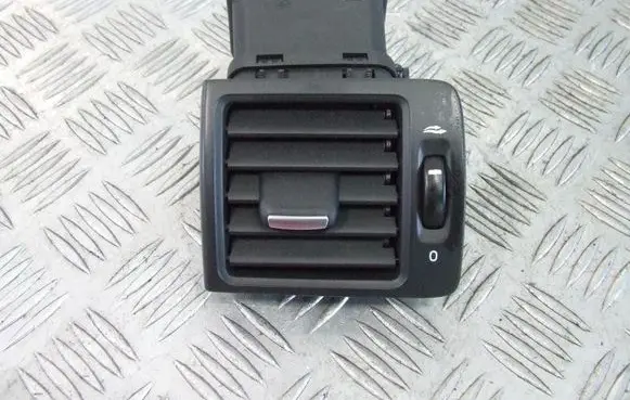 Volvo V50 Dash center air vent grill 