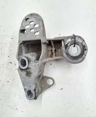 Audi A4 S4 B7 8E 8H Engine mounting bracket 8E0199351