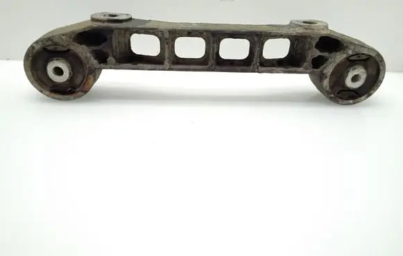 Mercedes-Benz Vito Viano W639 Rear differential/diff mount bracket A6393530347