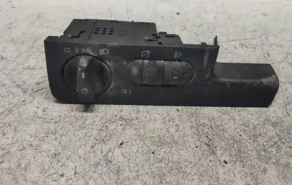 Volkswagen PASSAT B4 Light switch
