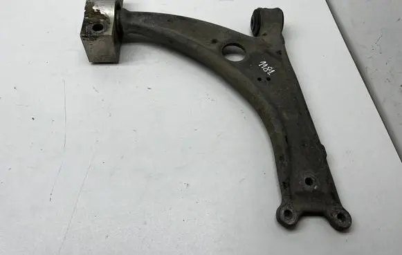 Volkswagen PASSAT B6 Front lower control arm/wishbone 3C0407153B 3C0407151E