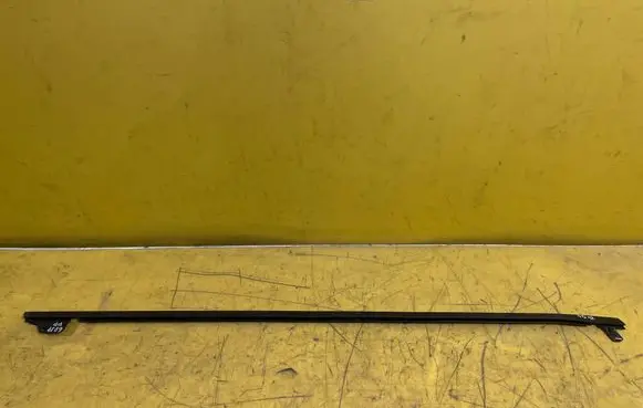 Citroen C4 I Picasso Front door windshield rail 9654064880