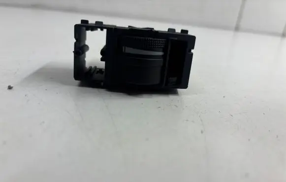 Audi Q3 8U Headlight level height control switch 8PO919093