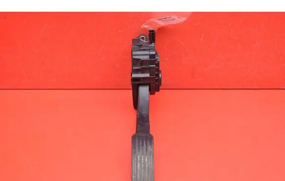 Ford Mondeo MK I Accelerator throttle pedal 9F836