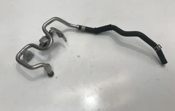 Coolant pipe/hose