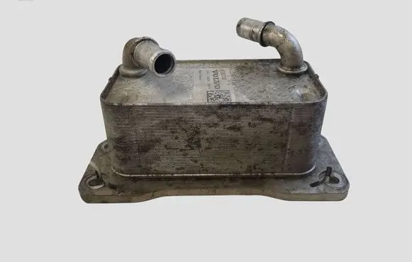 Volvo XC60 Engine oil radiator 31293761