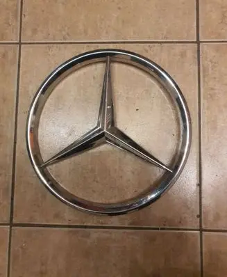Mercedes-Benz E W124 Manufacturer badge logo/emblem A9448170016 Zgs001 24470