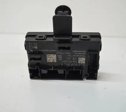 Volkswagen Jetta VII Door control unit/module 5Q0959392M
