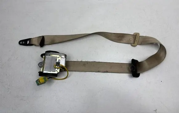 Volkswagen Touareg I Front seatbelt 7L0857705E
