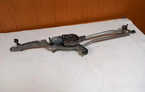 Mercedes-Benz E W214 Front wiper linkage A2128201240
