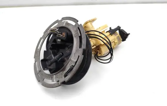 Mercedes-Benz C W205 In-tank fuel pump A2054701494