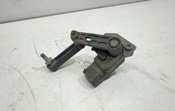Headlight/headlamp level sensor