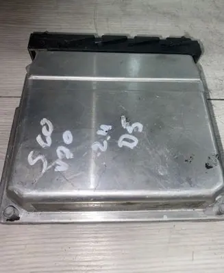 Volvo V70 Engine control unit/module 0281011441 1195 1039S04101