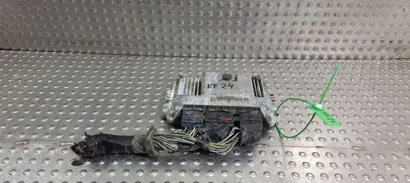 Mazda 3 I Engine control unit/module ECU 6M61-12A650-BB