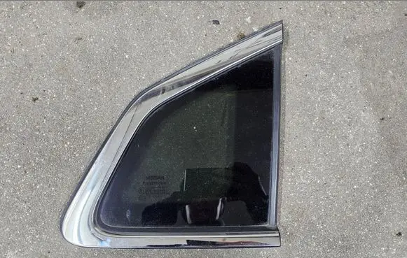 Nissan Qashqai J12 Rear side window 43R001595 AS3M5532DOT682 E000199