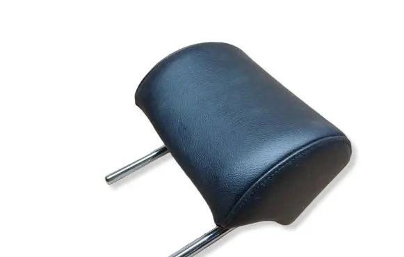 Volkswagen PASSAT B7 Rear seat headrest 