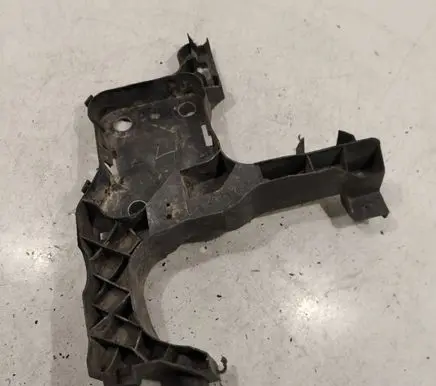 Renault Scenic II - Grand scenic II Front bumper mounting bracket 8200137496