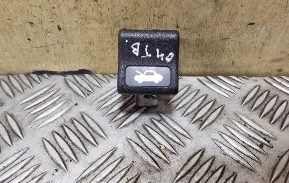 Engine bonnet (hood) release handle