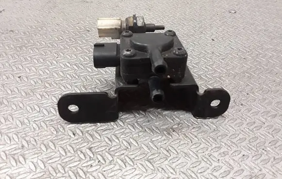 Nissan X-Trail T30 Air pressure sensor 1049901121