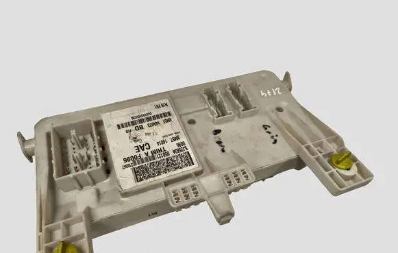 Ford Focus C-MAX Fuse module 4M5T14A073BD 3M5T14014CAE
