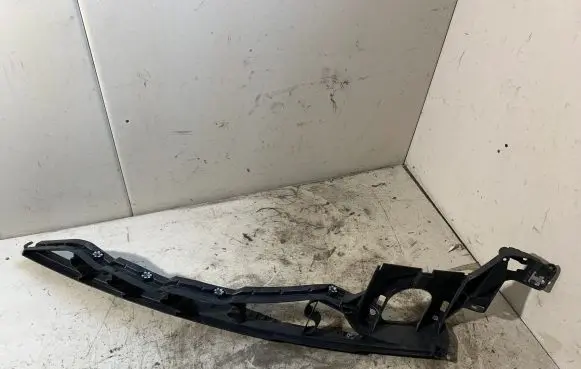 BMW X5M E70 Fender mounting bracket 7157989