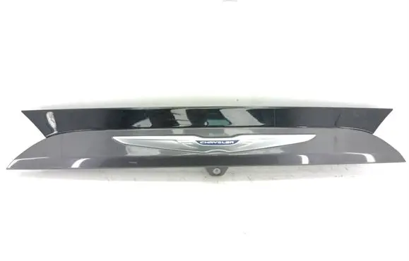 Chrysler Pacifica Trunk door license plate light bar 5RL88LAUAH 41005Q6A 013018