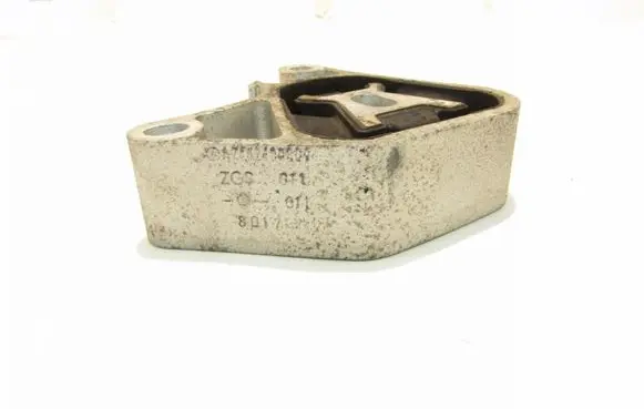 Mercedes-Benz A W176 Engine mount bracket
