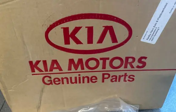 KIA Carnival R15 wheel hub/cap/trim 0K55237170