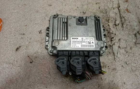 Peugeot 307 Engine control unit/module 9653958980