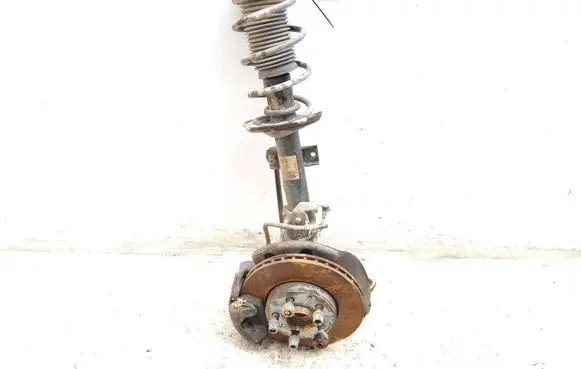 Volkswagen Polo VI Front wheel hub spindle knuckle 