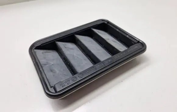 BMW 2 Active Tourer U06 Quarter panel pressure vent 9201647