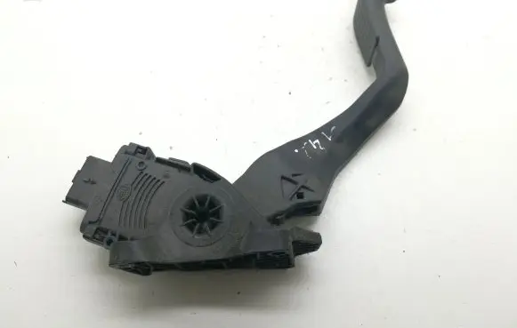 Peugeot 308 Accelerator throttle pedal 9681844080