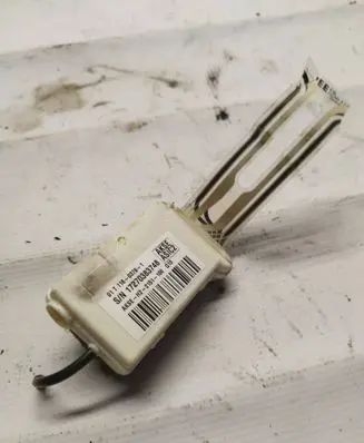 Mercedes-Benz C W203 Seat heating relay 17270383748 01T11603791 KSEH2215110