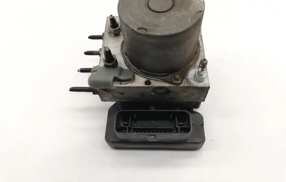 Toyota Avensis T270 ABS Pump 4454005150