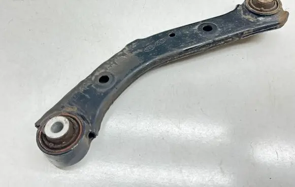 Rear control arm