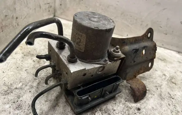 Hyundai Santa Fe ABS Pump 60303
