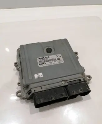Volvo XC60 Engine control unit/module P31303388 0281015286