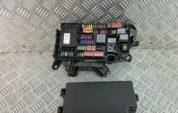Toyota C-HR I Fuse box set 8264147050A