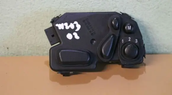 Mercedes-Benz C W203 Seat control switch a2038214258
