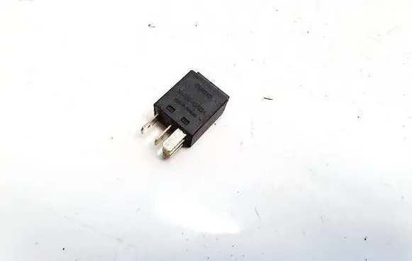 Audi A4 S4 B5 8D Other relay 95VW10K705EA