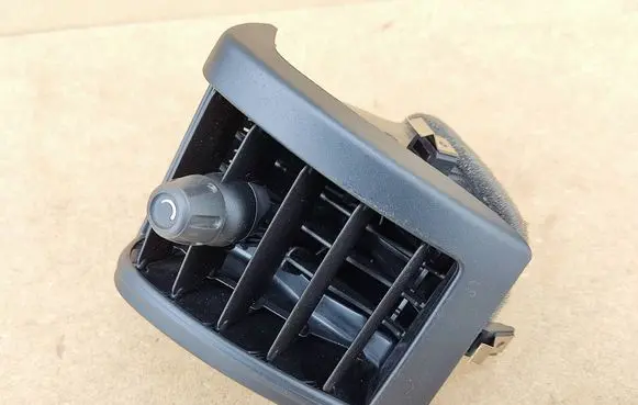 Mini One - Cooper F56 F55 Dash center air vent grill 9265405 64229265405 162083