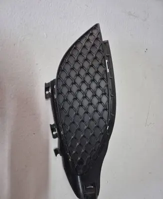 Mercedes-Benz A W176 Front bumper lower grill A1768850322