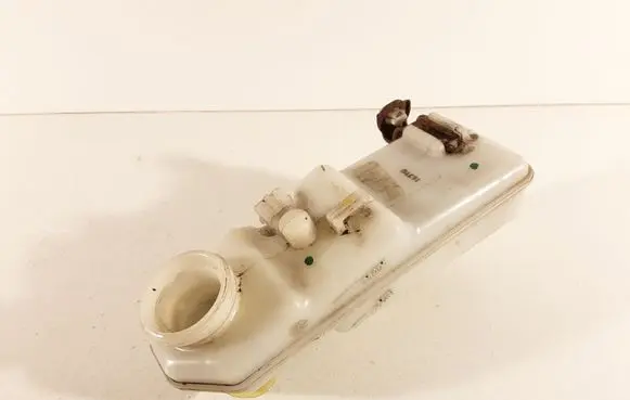 Brake fluid reservoir