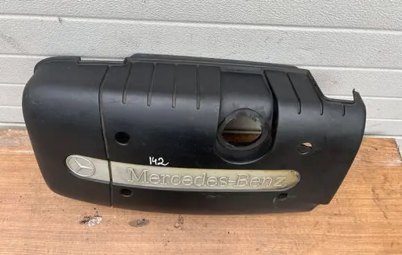 Mercedes-Benz E W210 Engine cover (trim) A6110100367