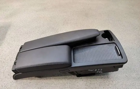 Mercedes-Benz E W212 Armrest A2046800639