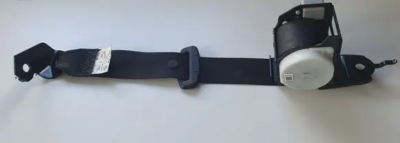 Mazda 3 II Middle seatbelt (rear) 