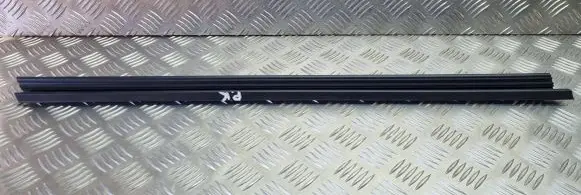 Renault Zoe Rubber seal front door (on door) 